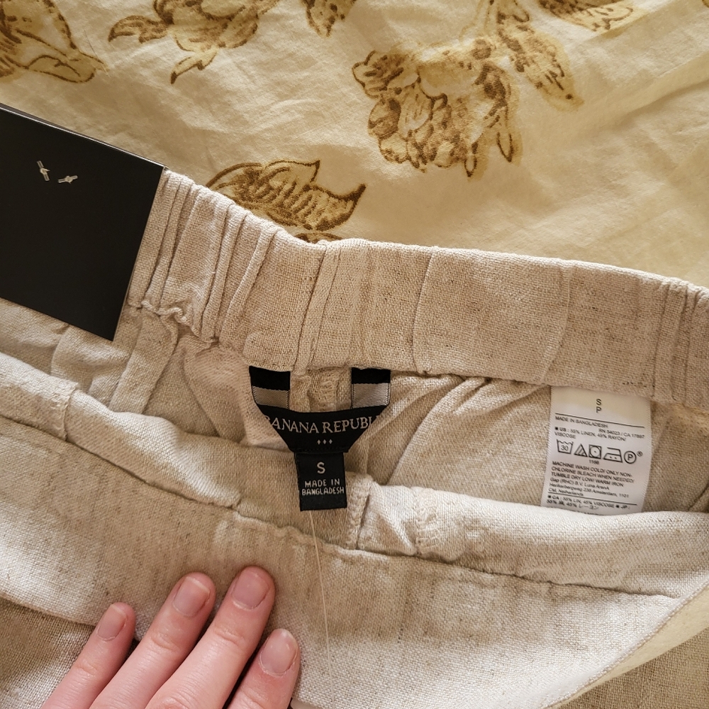 Women's Linen Shorts - Picture 3 of 5